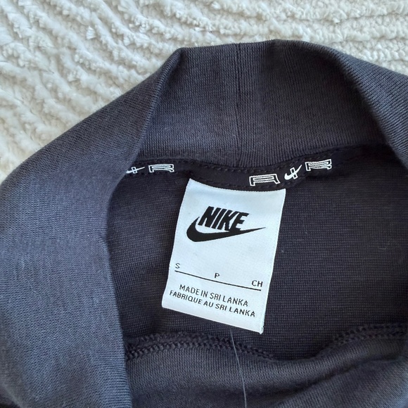 Nike Women's Air Long-Sleeve Dress DD5445 NEW with TAGS Sz S - Picture 8 of 8